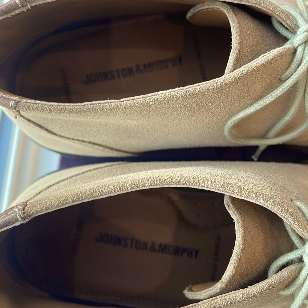 Johnston & Murphy Tan Suede Chukka Boots